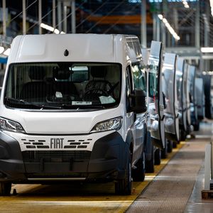 Auf Bestellung arbeitet die junge Abteilung Custom Fit, in der Stellantis Transporter an individuelle Kundenwünsche anpasst.(Bild:  Fiat)