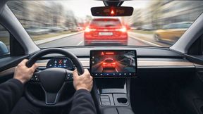 Das Symbolbild stellt die Situation etwas übertrieben dar – aber eine gewisse Irritation kann das Bremsverhalten mancher Elektroautos beim Fahrer schon auslösen. (Bild: KI-generiert)