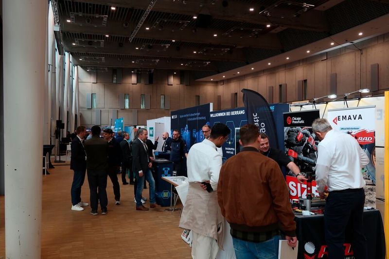 Impressionen von der Verbindungstechnikmesse Schraubtec am 16. April in der Stuttgarter Carl-Benz-Arena ... (Bild: P. Königsreuther)