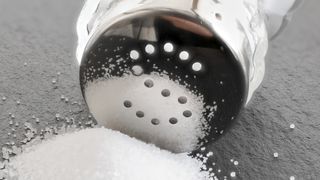 Mehr als 1,5 Millionen Menschen sterben jedes Jahr an zu hohem Salzkonsum. (Bild: Reinard Sester/Fotolia.com)