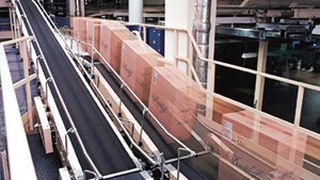 Alternativen zu Gummi und Silikon: Förderbänder mit High-Grip-Beschichtungen. (Bild: Forbo Siegling)