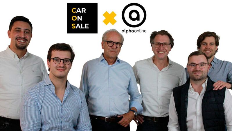 Caronsale und Alpha Online gehören jetzt zusammen: (v. l.) Oguz Özgüler (Gründer und CCO Caronsale), Tom Krüger (Gründer und CEO Caronsale), Roland Michael (Gründer und CEO Alpha Online), Olaf Bock (Gründer und CEO Alpha Online), Fabian Roth (Gründer und CTO Caronsale), Maximilian Schilling (COO Caronsale)(Bild:  Caronsale)