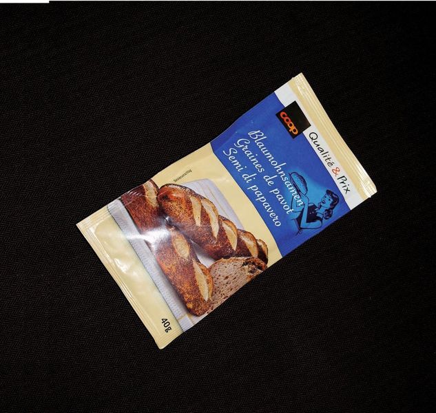 In der Back- und Dessertproduktion von Sunray, einer Division von Coop, werden zum Teil stark staubende Produkte in 3- und 4-Randsiegelbeutel abgefüllt.  (Bild: Telsonic)