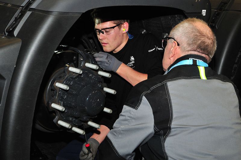 ... Julian Lüdke holte Gold bei den Lkw-Kfz-Mechatronikern. (Schmidt/»kfz-betrieb«)