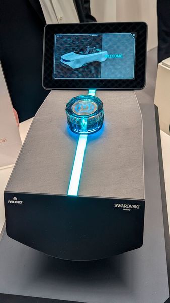 In Zusammenarbeit mit Swarovski hat Marquard einen intelligenten Drehknopf entwickelt, der aktiv ein haptisches Feedback gibt.  (Bild: Stefanie Eckardt)