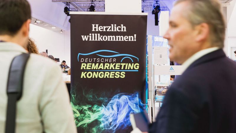 Veranstaltet wurde der Kongress von der Medienmarke »Gebrauchtwagen Praxis« und den drei Premiumpartnern Dekra, Real Garant und Santander.  (Bild: Stefan Bausewein)