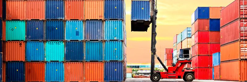 Cyberkriminelle wenden sich von Makro-aktivierten Dokumenten ab und verwenden zunehmend andere Dateitypen als initiale Payload. Insbesondere ISO- und andere Container-Dateiformate sowie LNK-Dateien erfreuen sich dabei großer Beliebtheit. Cyberkriminelle wenden sich von Makro-aktivierten Dokumenten ab und verwenden zunehmend andere Dateitypen als initiale Payload. Insbesondere ISO- und andere Container-Dateiformate sowie LNK-Dateien erfreuen sich dabei großer Beliebtheit.