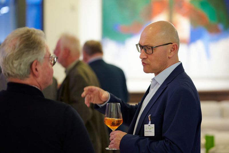 Impressionen vom ELEKTRONIKPRAXIS Frühlingsfest 2023 im Ketterer Kunst mit der Verabschiedung von Johann Wiesböck.  (Bild: © EYE AM CHRIS)