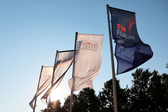 Die TIM AG hatte am 19. September zum TIM Forum nach Wiesbaden geladen. Hersteller und Partner nutzten den Tag für einen regen Informationsaustausch. (Bild: TIM AG)