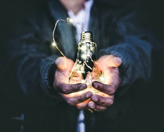 En matière d'innovation, l'idée de base est vitale mais nécessite ensuite d'être accompagnée avec ménagement jusqu'à l'industrialisation. En matière d'innovation, l'idée de base est vitale mais nécessite ensuite d'être accompagnée avec ménagement jusqu'à l'industrialisation.