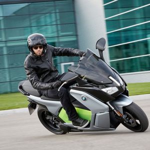 C evolution von BMW: zukünftig in zwei Varianten erhältlich: als Long Range sowie in der Führerschein-A1-tauglichen Europaversion