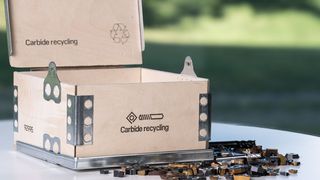 Können verschlissene Zerspanungswerkzeug absolut nicht mehr aufbereitet werden, dann empfiehlt sich das Werkzeugrecycling, bei dem unter anderem auch wichtige und knappe Rohstoffe wie Wolfram wiedergewonnen werden. (Bild: Sandvik Coromant)