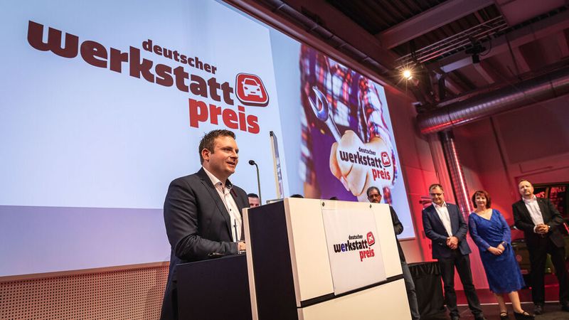 Mezger-Geschäftsführer Mirko Denzer sagte bei seiner Siegerrede: „Ich habe gestern Nacht noch von dem Preis geträumt und heute ist dieser Traum wahr geworden. Der erste Platz: mega.“ (Stefan Bausewein)