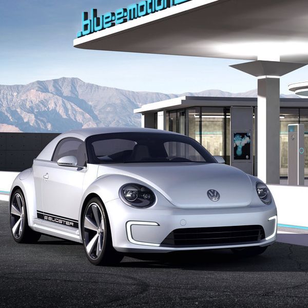 Sieht aus wie ein Beetle, ist aber deutlich flacher. Der E-Bugster ... (Volkswagen)