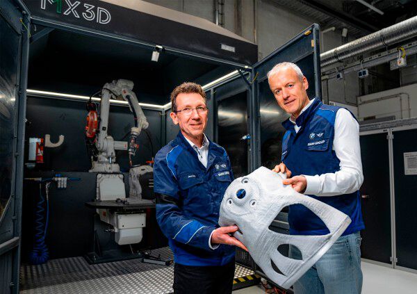 Die BMW Group nutzt MX3D´s WAAM-Technologie zur Fertigung einer topologieoptimierten Federbeinstütze. Die ersten Fahrzeugversuche finden 2025 statt. (Bild: MX3D)