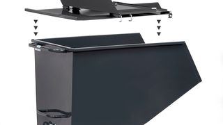 Der klappbare, an zwei Seiten zu öffnende Stahlblechdeckel ist für jedes Muldenkippermodell von Fetra liefer- und nachrüstbar. (Fetra)