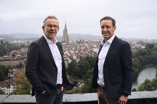 Jens Krauss et Matthias Peterhans à Berne, où le CSEM contribue à l'ambition du canton de devenir l'un des principaux pôles suisses d'innovation dans le domaine de la Medtech. Matthias Peterhans deviendra Vice President Medtech à l'été 2027.(Source :  Elena Ramseier)