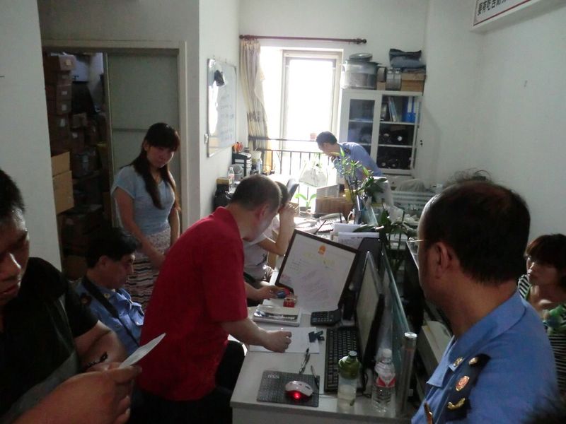 Die Beamten der Verwaltungsbehörde für Industrie und Handel (AIC) beschlagnahmten Ventilatoren, Etiketten und Druckplatten und verwarnten den Händler. (EBM-Papst)