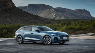 Frischer Auftritt: Der neue Audi A5, hier der Avant, rollt mit dynamisch-elegantem Design und aktueller Technik an. (Bild: Audi)