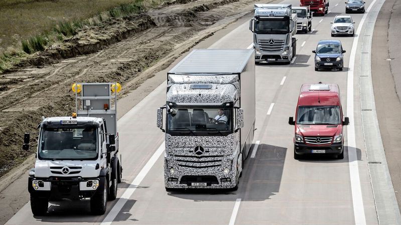 Im Juli wurden 11,9 Prozent weniger Nutzfahrzeuge in der EU neu zugelassen als ein Jahr zuvor. Im August betrug der Rückgang laut Acea 5,4 Prozent.(Foto:  Daimler)