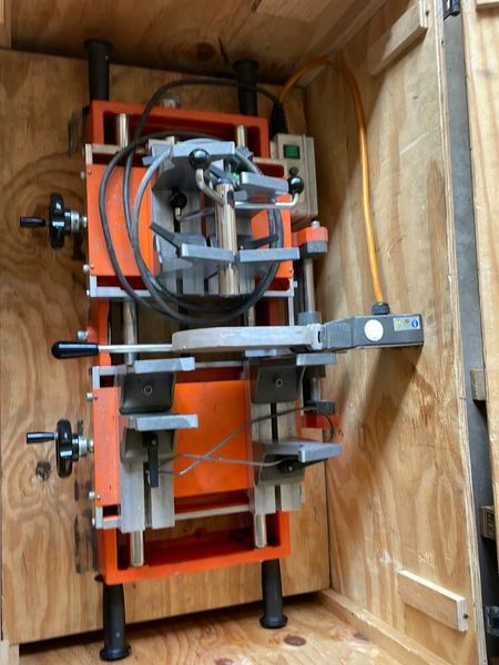 Aquatherm AG Prisma heißt diese Muffenschweißmaschine, die auf ein finales Gebot wartet. (Bild: Surplex)