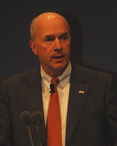 Carl-Peter Forster, Europa-Vorstand von General Motors, beleuchtete in seinem Vortrag die Anforderungen an die Mobilität der Zukunft. (Archiv: Vogel Business Media)