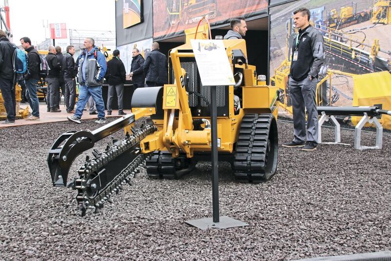 Mit rund 614.000 m² ist die ohnehin größte Messe der Welt seit dem letzten Mal um nochmal 9000m² größer geworden. Zwei Drittel davon fallen auf das Freigelände mit den gigantischen Baumaschinen. In den 18 Hallen der Münchener Messe stellen 3700 Firmen aus 58 Ländern aus. (Richter/konstruktionspraxis)