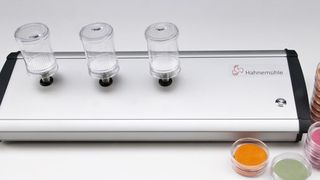 Die neue Filtrationseinheit für die Mikrobiologie ersetzt drei klassische Komponenten der Filtration (Bild: Dorothea Heise, Hahnemühle FineArt)