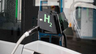 H2 Mobility hat in Düsseldorf eine große Wasserstofftankstelle eröffnet. (Bild: H2 Mobility)