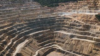 Viele Rohstoffe sind knapp oder werden unter ökologisch oder sozial schwierigen Bedingungen geborgen.  (Bild: frei lizenziert)