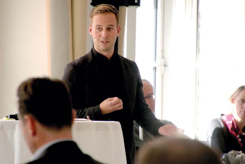 Dass die IT-Branche aber auch Anlass für Optimismus hat, betonte Innovationsexperte Christoph Burkhardt in seiner Abschlusskeynote.  (Bild: Vogel IT-Akademie)