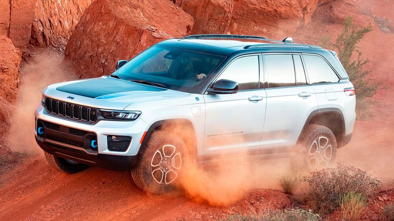 Den Jeep Grand Cherokee wird es in Deutschland nur elektrifiziert geben. (Bild: Jeep/Stellantis)