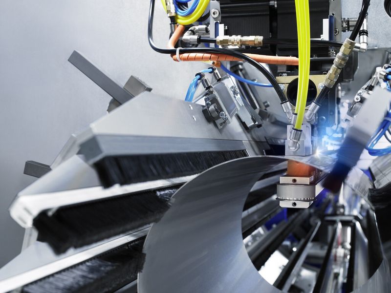 Der Flexistar ist eine flexible Produktionsanlage zur Herstellung dünnwandiger Kurzrohre. (Bild: Weil Engineering)