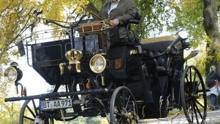 Unter dem Motto „Luxus der Langsamkeit“ bietet der E-Aaglander den Fahrgästen dank des elektrischen Antriebs von Linde MH ein Fahrgefühl des Dahingleitens – und das, ohne die Umwelt mit Abgasen zu belasten. (Bild: Aagland)