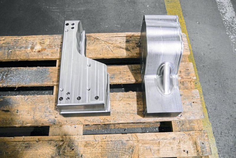 Auf den Tiltenta 7-2600 von Hedelius werden auch Bauteile für Formbacken hergestellt. (Hedelius)