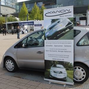 Bertha Benz Challenge 2012, 1. Tag: Präsentation der teilnehmenden Fahrzeuge auf dem Freigelände der Frankfurter Messe. Im Bild das Aerodynamik-Versuchsfahrzeug des Xanon-Teams auf Basis des A140 .