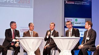 Experten-Austausch beim Leichtbau-Gipfel 2013 (v.l.): Dr. Horst Lanzerath (Ford), Prof. Dr. Claus Emmelmann (iLAS), Thomas Christiansen (Porsche), Dr. Martin Sautter (BMW), Prof. Dr. Klaus Dröder (TU Braunschweig), Sven Torstrick (Dt. Zentrum für Luft und Raumfahrt), Dr. Andreas Rennet (3C). (Foto:Stefan Bausewein)