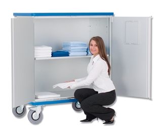 Schrankwagen_mit_Wäsche ()