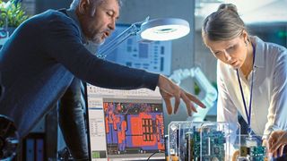 Können in der Produktentwicklung Plattformen genutzt werden, vereinfacht das den Datenaustausch mit Partnern oder Kollegen, die mit anderen Softwaresystemen arbeiten. (Gorodenkoff Productions OU)