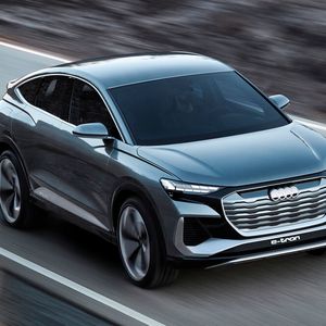 (Audi)