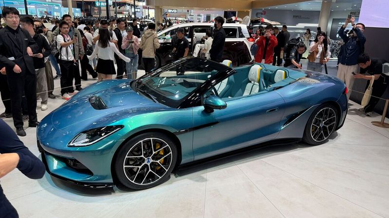 Highlight at the BYD stand: the 1000 hp Denza Z convertible. (Image:Wehner - VCG)