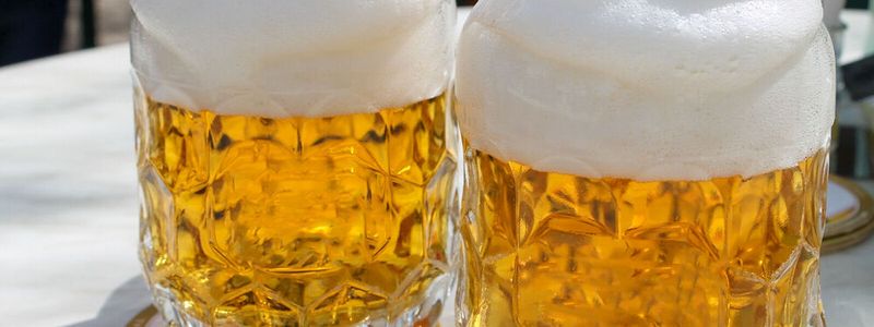 Für Bier ist Wasser in höchster Qualität die wichtigste Ressource, Brunnen unabdingbar. Doch auch Rechenzentren können vom Brunnenwasser profitieren - ohne die Umwelt zu schädigen. Für Bier ist Wasser in höchster Qualität die wichtigste Ressource, Brunnen unabdingbar. Doch auch Rechenzentren können vom Brunnenwasser profitieren - ohne die Umwelt zu schädigen.