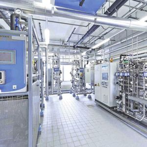 Die Turnkey-Gesamtanlage ist ein Allrountalent: Erzeugung, Lagerung und Verteilung von PW, WFI undReinstdampf alles in einem.