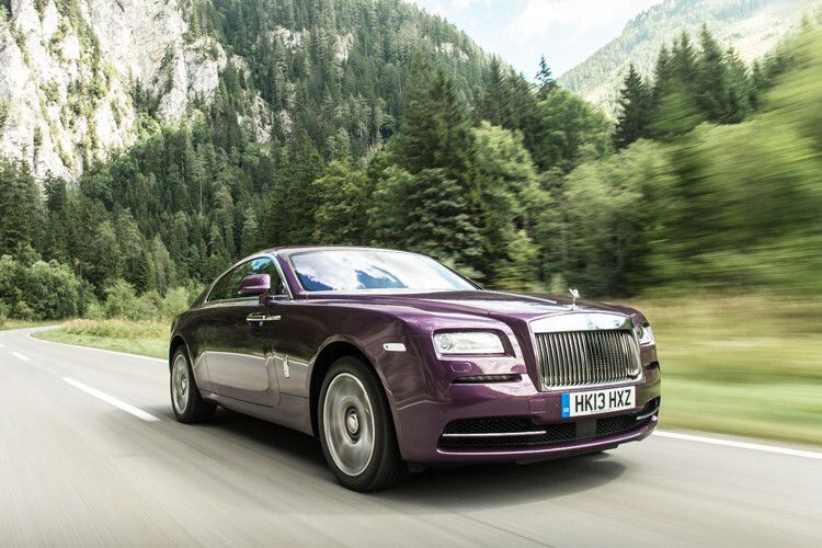 Rolls-Royce erweitert seine so genannte Mid-Size-Baureihe um ein Coupé und nennt es in bester Tradition Wraith. (Foto: Rolls-Royce)