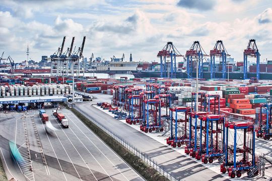 Lkw-Abfertigung am Containerterminal Tollerort (CTT) im Hamburger Hafen.(Bild:  HHLA/Thies Rätzke)