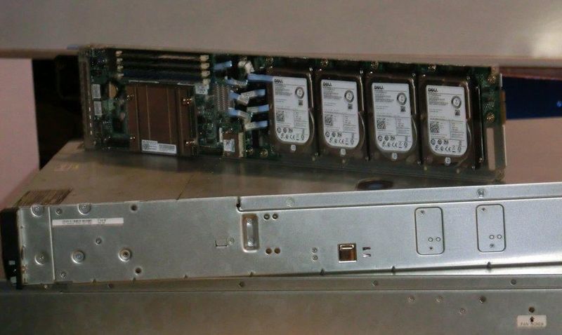 In den Hadoop-Clustern steckt jede Menge Memory. Dell experimentiert auch damit, die Rechner mit GPGPUs auszustatten. Manche Hadoop-Anwendungen laufen laut Dell-Techniker Robin Kuepers erstaunlich gut damit. (Bild: Ostler)