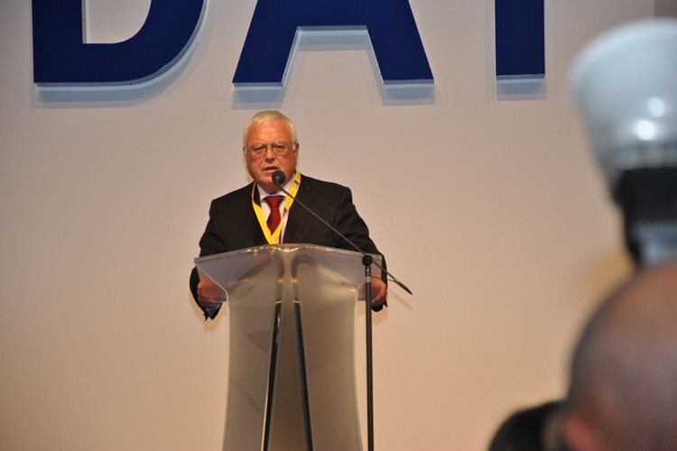 Der scheidende DAT-Chef Volker Prüfer dankt seinen langjährigen Weggefährten. (Foto: v. Maltzan)