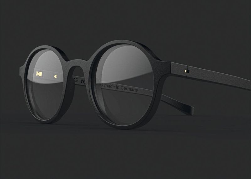 For the 3D-printed YouMawo sunglasses, EOS, YouMawo, and Fraunhofer EMI determined a life cycle assessment. According to this, the carbon footprint of the additively manufactured glasses is 58 percent lower than that of a comparable frame. (Image:YouMawo)