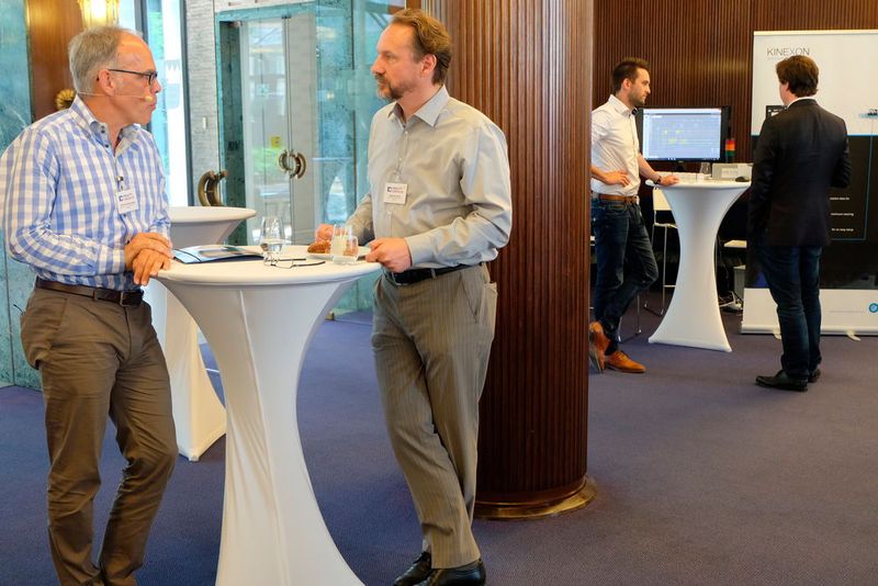 Fachgespräch in der Kaffepause (Bild: Schreier)