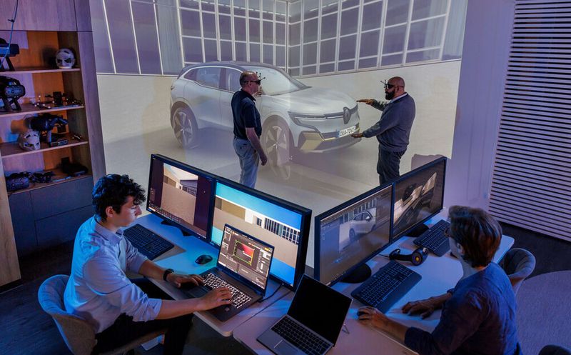 Mithilfe des Simulators können die Entwicklungsteams die verschiedenen dynamischen Eigenschaften, Fahrerassistenzsysteme sowie Aktualisierungen in virtuellen und hyperrealistischen Umgebungen bereits im Vorfeld testen.  (Bild: Autoren-Union Mobilität/Renault)